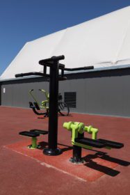 équipement de sport extérieur pour une aire de fitness : stepper twister