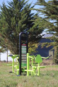 appareil fitness extérieur musculation biceps dips