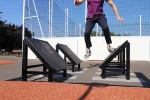 équipement de sport extérieur pour une aire de fitness : jumps freetness du plateau ninja