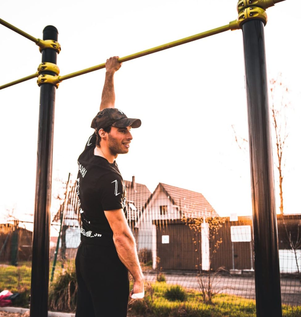 QUELS SONT LES ÉQUIPEMENTS INDISPENSABLES À LA PRATIQUE DU STREETWORKOUT ?