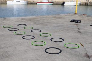 Agrès de sport extérieur pour une aire de fitness outdoor : anneaux motricité freetness vue 2