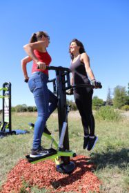 équipement de sport extérieur pour une aire de fitness outdoor : stepper dips freetness