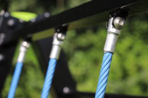 agrès de sport pour un parcours santé : attaches dôme escalade