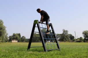 agrès de sport pour un parcours santé : dôme escalade vue 3