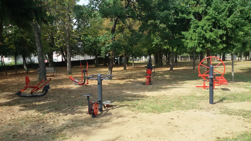 aire de fitness agrès de sport extérieur annonay en ardèche couleur sur mesure vue 3