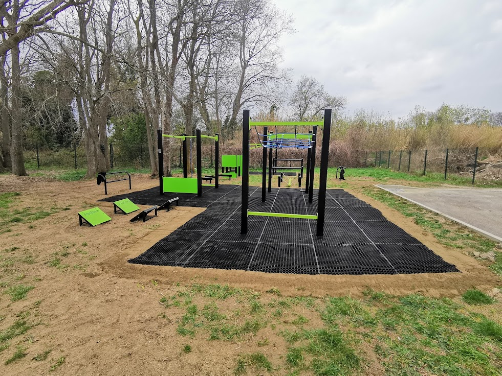 parcours ninja aire de fitness agrès de sport extérieur vue 2