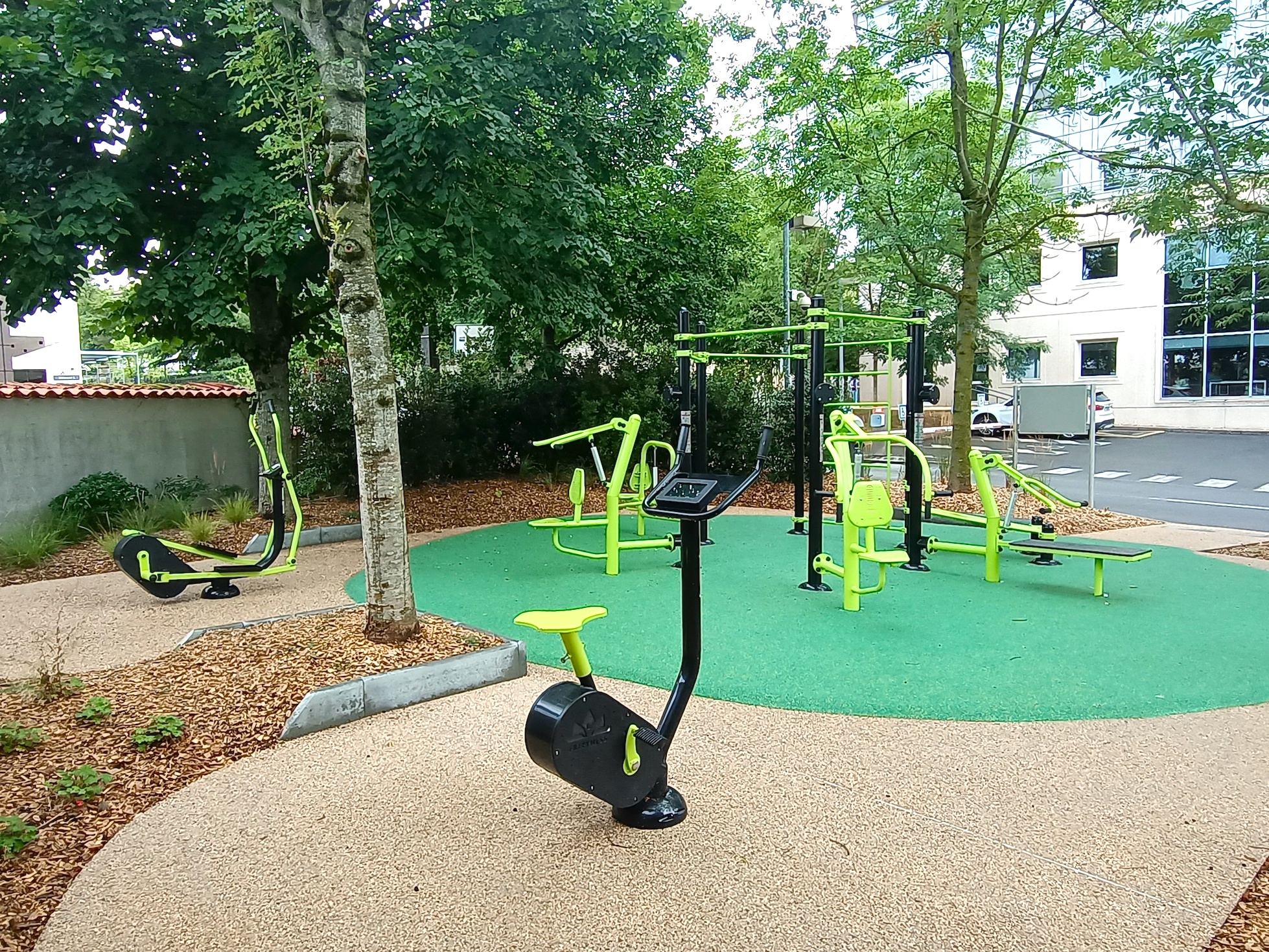 aire de fitness vélo chargeur smartphone agrès sportif extérieur niort