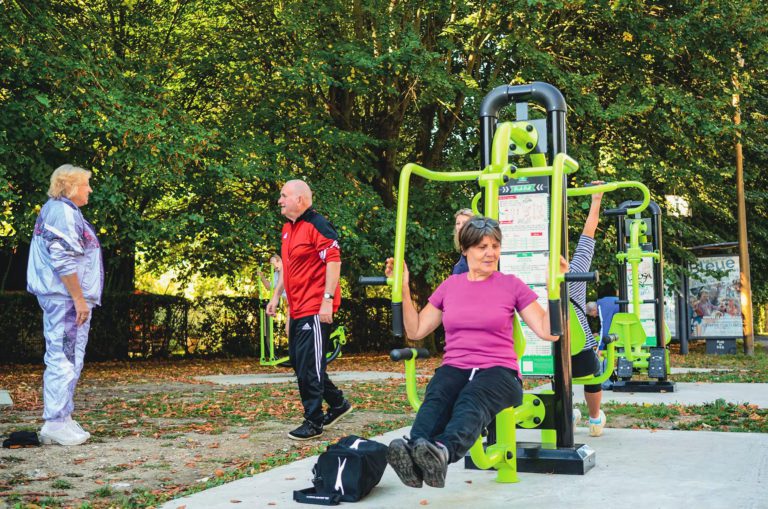 push pull espace sportif intergénérationnel aire fitness